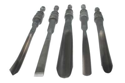 Pneumatic carving chisel